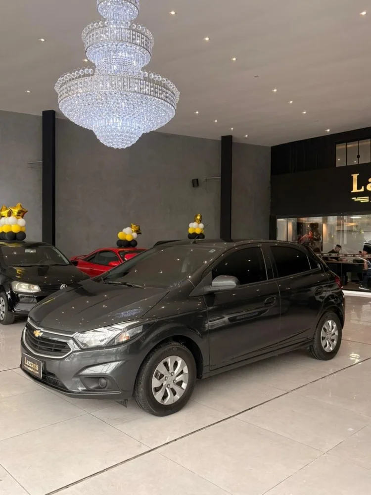 GM - Chevrolet ONIX HATCH LT - FINANCIA 100%